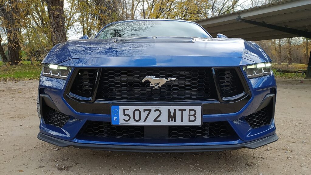 test ford mustang v8 convertible