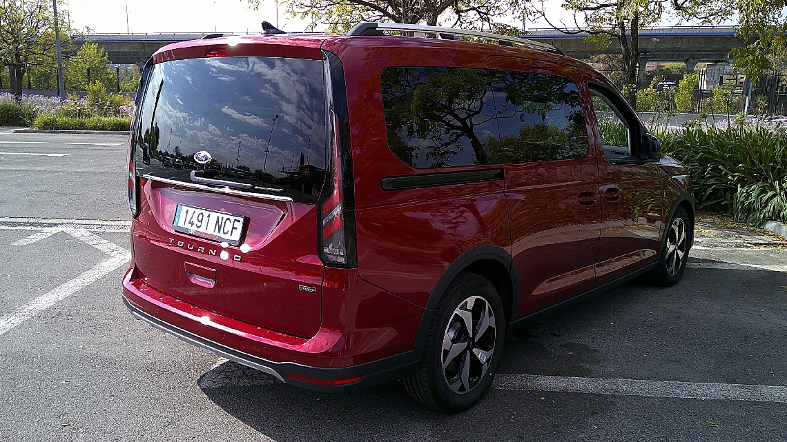 Ford Tourneo Connect LWB Active