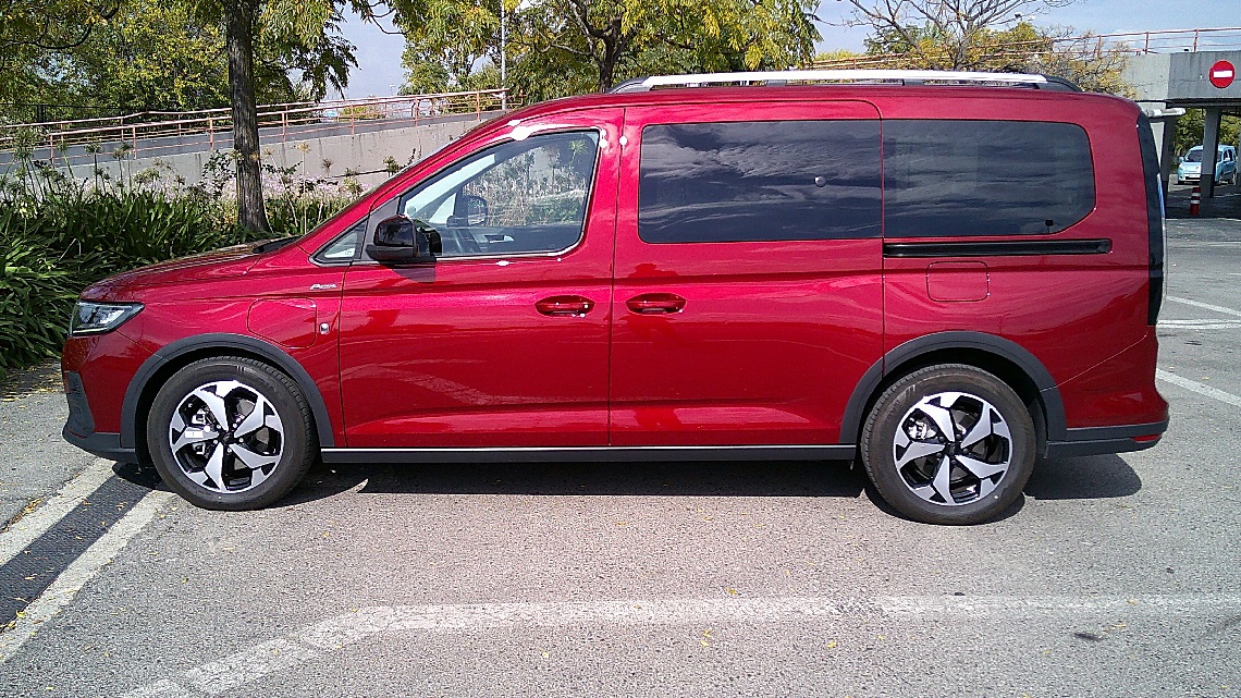 Ford Tourneo Connect LWB Active