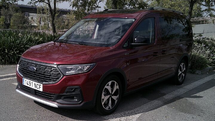 Ford Tourneo Connect Active 1.5 PHEV 170 CV FWD 7 plazas