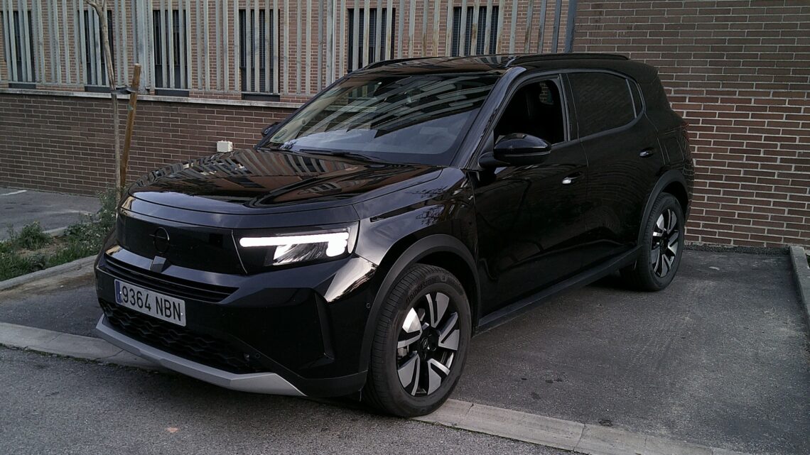 Opel Frontera 1.2T XHT Hybrid Ultimate