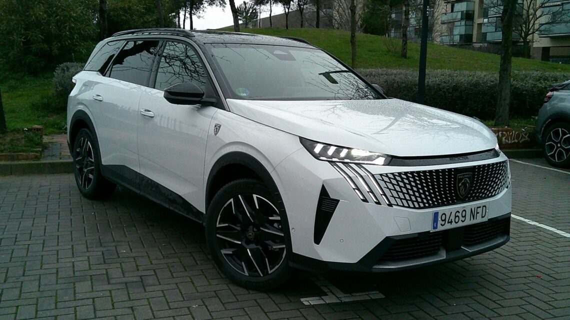 Prueba: Peugeot 5008 Hybrid GT 145 CV e-DCS6